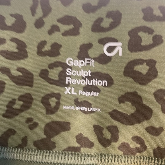 GapFit Sculpt Revolution leggings, size XL regular. - Picture 2 of 6